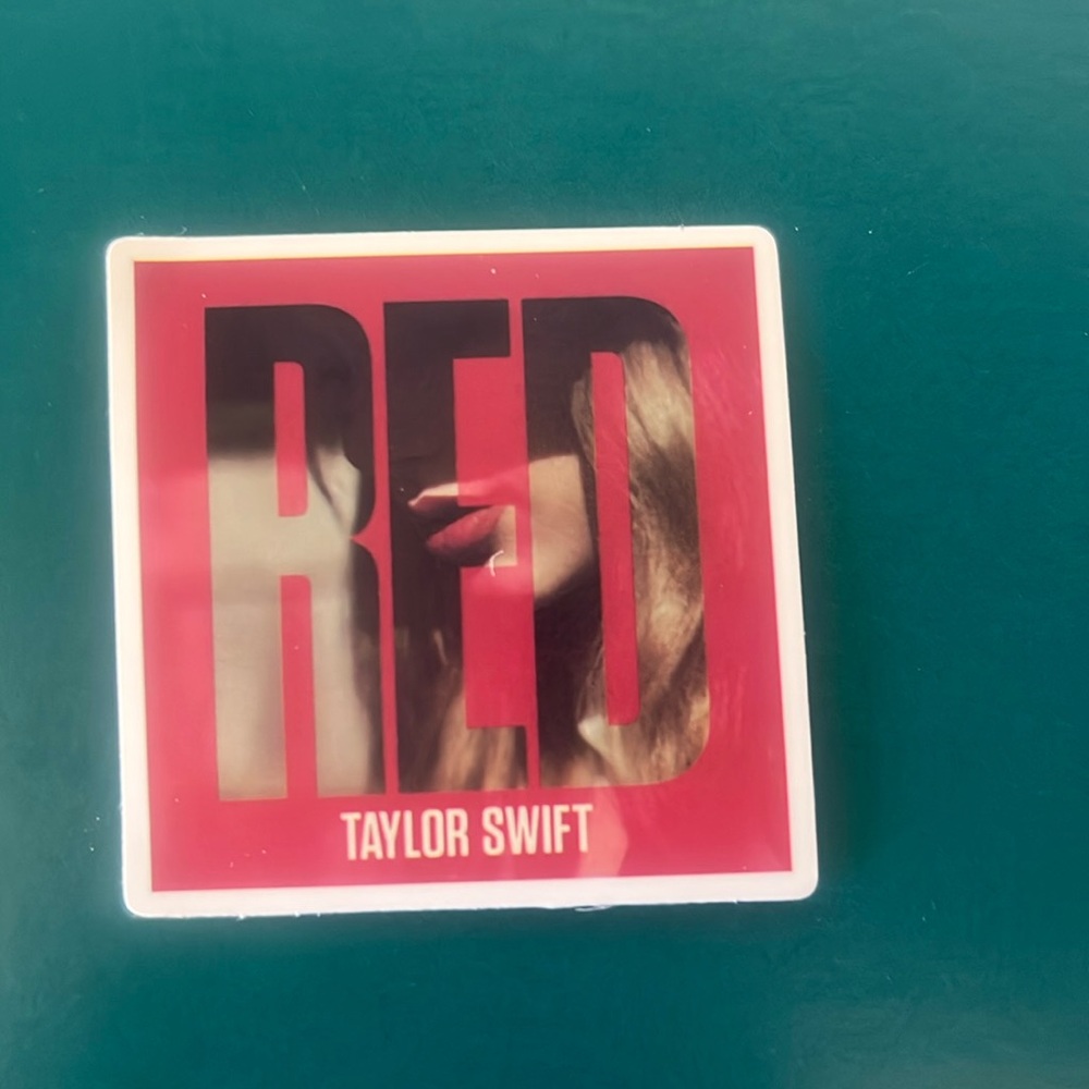 ⚪️Taylor Swift “Red” Vinyl Sticker